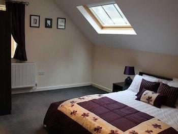We Three Loggerheads Hotel Gwernymynydd Exterior photo